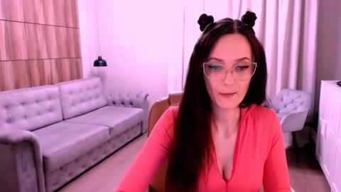 Snapshot of amazingeyes89 chatting on February 10, 9:46 am Izza online show from February 10, 9:46 am