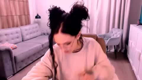 Snapshot of amazingeyes89 chatting on March 16, 11:58 am Izza online show from March 16, 11:58 am