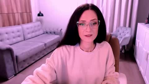 Snapshot of amazingeyes89 chatting on April 2, 9:40 am Izza online show from April 2, 9:40 am