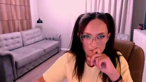 Izza online show from July 28, 2:13 pm