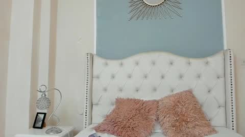 Ambar Colling online show from December 3, 1:54 pm