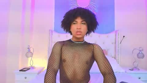 Ambar Colling online show from October 7, 4:59 pm