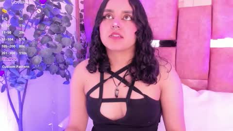 Snapshot of ambar_devon chatting on October 28, 7:05 pm online show from October 28, 7:05 pm