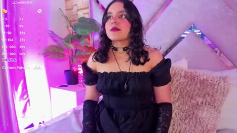   online show from December 15, 6:45 pm