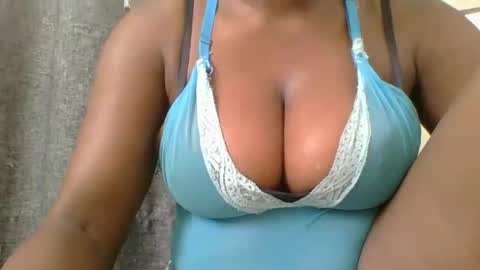 Snapshot of ambar_jasiri chatting on January 13, 12:56 pm Mia online show from January 13, 12:56 pm