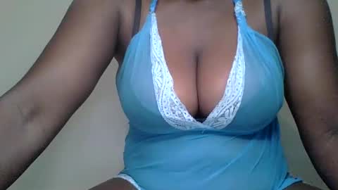 Snapshot of ambar_jasiri chatting on February 28, 1:15 am Mia online show from February 28, 1:15 am