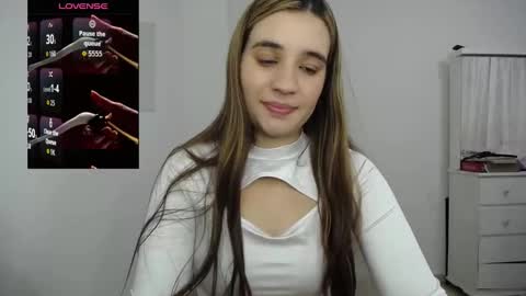 Snapshot of ambar_lynn chatting on October 13, 5:46 pm mbar online show from October 13, 5:46 pm