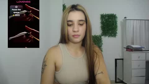 Snapshot of ambar_lynn chatting on October 22, 7:13 pm mbar online show from October 22, 7:13 pm