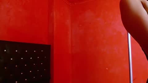 Snapshot of ambar_roux1 chatting on March 6, 5:11 pm ambar_roux1 online show from March 6, 5:11 pm