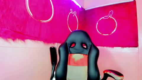 Snapshot of ambar_temptation chatting on June 3, 7:08 pm ambar_temptation online show from June 3, 7:08 pm