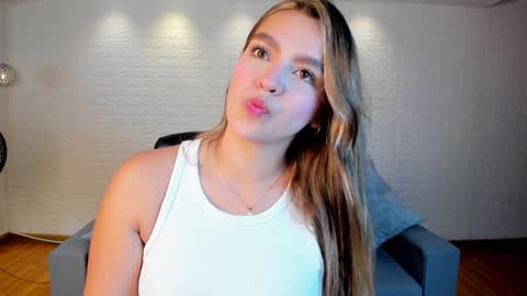 Snapshot of ambarcarter chatting on January 31, 7:08 pm Ambar Everyday From 0530 to 1430 Col Time online show from January 31, 7:08 pm