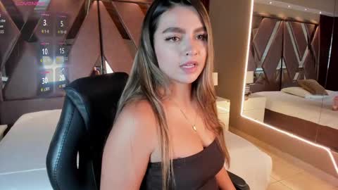 Snapshot of ambarcarter chatting on October 4, 6:11 am Ambar Everyday From 0530 to 1430 Col Time online show from October 4, 6:11 am