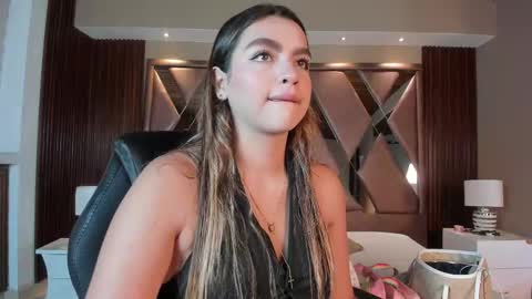 Snapshot of ambarcarter chatting on October 7, 10:56 am Ambar Everyday From 0530 to 1430 Col Time online show from October 7, 10:56 am