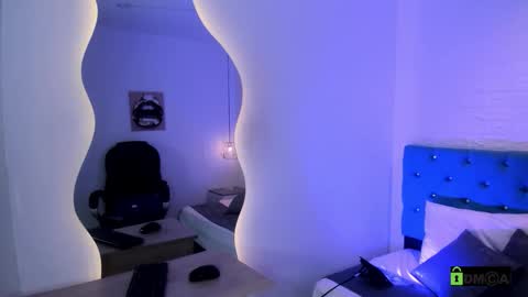 ambarcollins01 online show from January 6, 9:50 pm