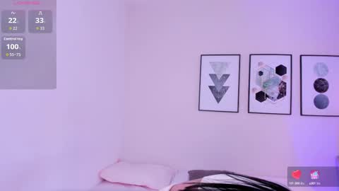 ambarevans_ online show from October 9, 12:03 pm