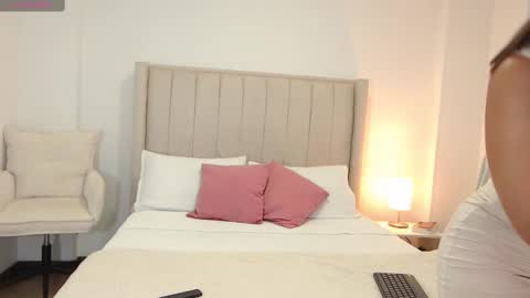 Snapshot of ambarhill chatting on March 2, 10:38 pm Ambar online show from March 2, 10:38 pm