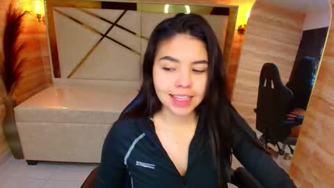 Snapshot of ambarina_r chatting on October 18, 3:31 am Ambarina online show from October 18, 3:31 am