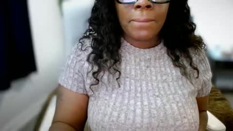 Snapshot of ambarose88 chatting on October 27, 3:27 pm Amoya online show from October 27, 3:27 pm