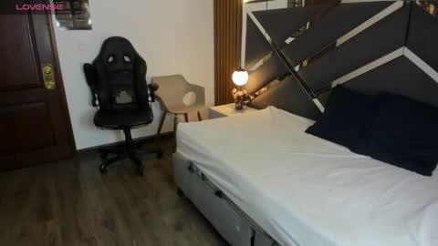 Ambar Ross online show from March 27, 1:44 pm