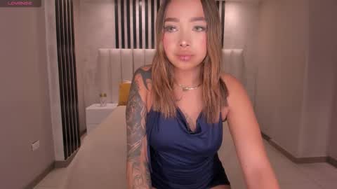 ambarowens online show from December 15, 12:26 am