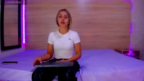 ambarvioletcm online show from March 27, 2:17 pm