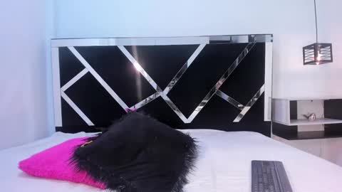   online show from February 1, 3:52 am