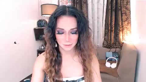 Snapshot of amber0331 chatting on November 27, 10:45 pm amber online show from November 27, 10:45 pm