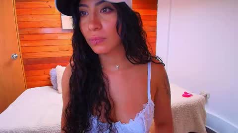 amber_curly online show from September 24, 8:34 pm