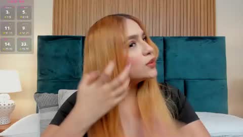 Snapshot of amber_kiss_ chatting on July 8, 6:34 pm Emily online show from July 8, 6:34 pm