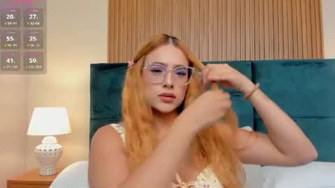 Snapshot of amber_kiss_ chatting on July 11, 6:43 pm Emily online show from July 11, 6:43 pm