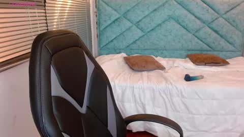Snapshot of amber_morgan1 chatting on January 11, 10:19 am Amber online show from January 11, 10:19 am
