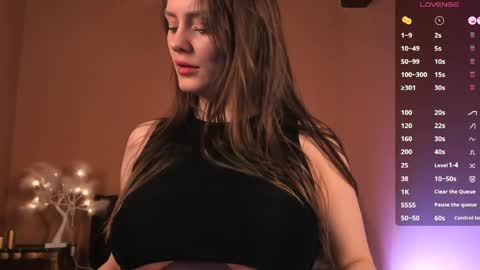 amber_tender_ online show from April 14, 1:55 am