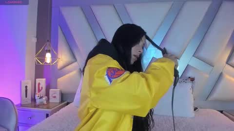 Tell me Amber online show from December 17, 5:46 am