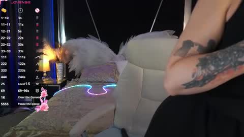 Snapshot of amberdismond chatting on June 24, 6:01 am Anna online show from June 24, 6:01 am