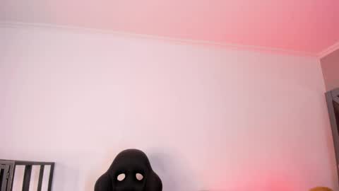 Amber  online show from April 9, 12:10 pm