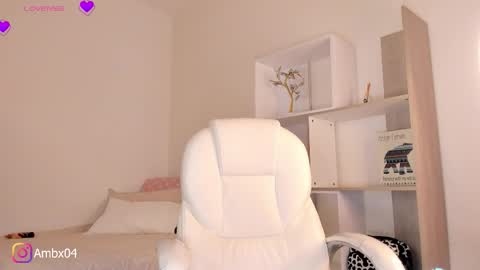 Snapshot of ambermiller04 chatting on October 14, 5:58 pm Amber online show from October 14, 5:58 pm