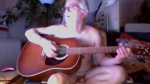 Amberr11 online show from November 17, 12:05 am