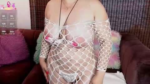 Snapshot of amberr_mooon chatting on May 16, 5:45 pm amberr_mooon online show from May 16, 5:45 pm