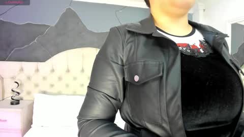 Snapshot of amberrgrey_ chatting on September 21, 12:29 pm Amber Grey online show from September 21, 12:29 pm