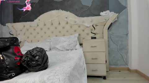 Snapshot of amberrgrey_ chatting on October 12, 12:48 pm Amber Grey online show from October 12, 12:48 pm