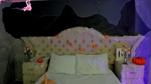 Snapshot of amberrgrey_ chatting on October 13, 5:57 pm Amber Grey online show from October 13, 5:57 pm