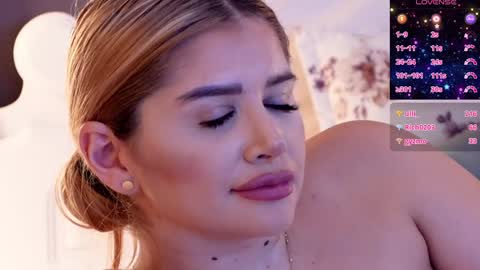 Snapshot of amberseyes chatting on December 9, 2:39 pm Amberseyes online show from December 9, 2:39 pm