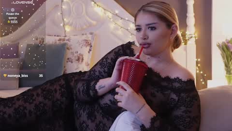 Snapshot of amberseyes chatting on January 17, 7:08 am Amberseyes online show from January 17, 7:08 am