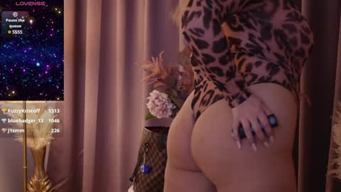 Snapshot of amberseyes chatting on January 20, 12:18 pm Amberseyes online show from January 20, 12:18 pm