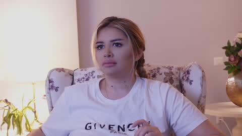 Snapshot of amberseyes chatting on January 22, 1:21 pm Amberseyes online show from January 22, 1:21 pm