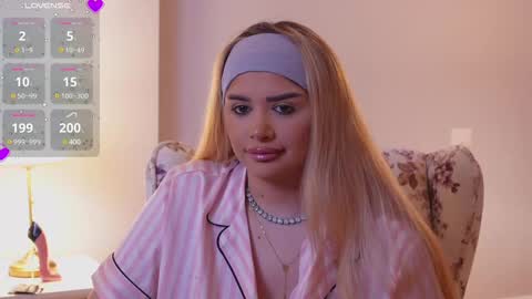 Snapshot of amberseyes chatting on February 25, 1:28 pm Amberseyes online show from February 25, 1:28 pm