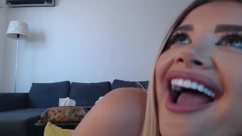 Snapshot of amberseyes chatting on September 16, 10:05 am Amberseyes online show from September 16, 10:05 am