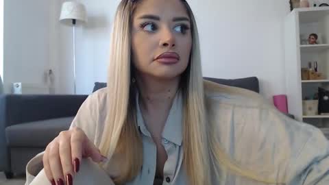 Snapshot of amberseyes chatting on September 19, 10:49 am Amberseyes online show from September 19, 10:49 am