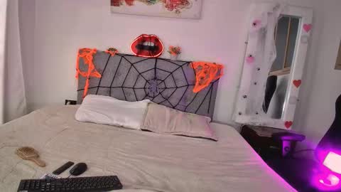 Amber  online show from October 11, 3:54 pm