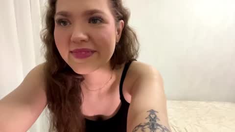 Snapshot of ameeteuscher chatting on June 21, 5:04 pm Mia online show from June 21, 5:04 pm